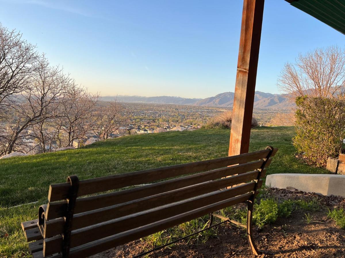 Above Ground Basement Apartment 2 Bedroom 1 B Retreat With Gorgeous View Draper Exterior photo